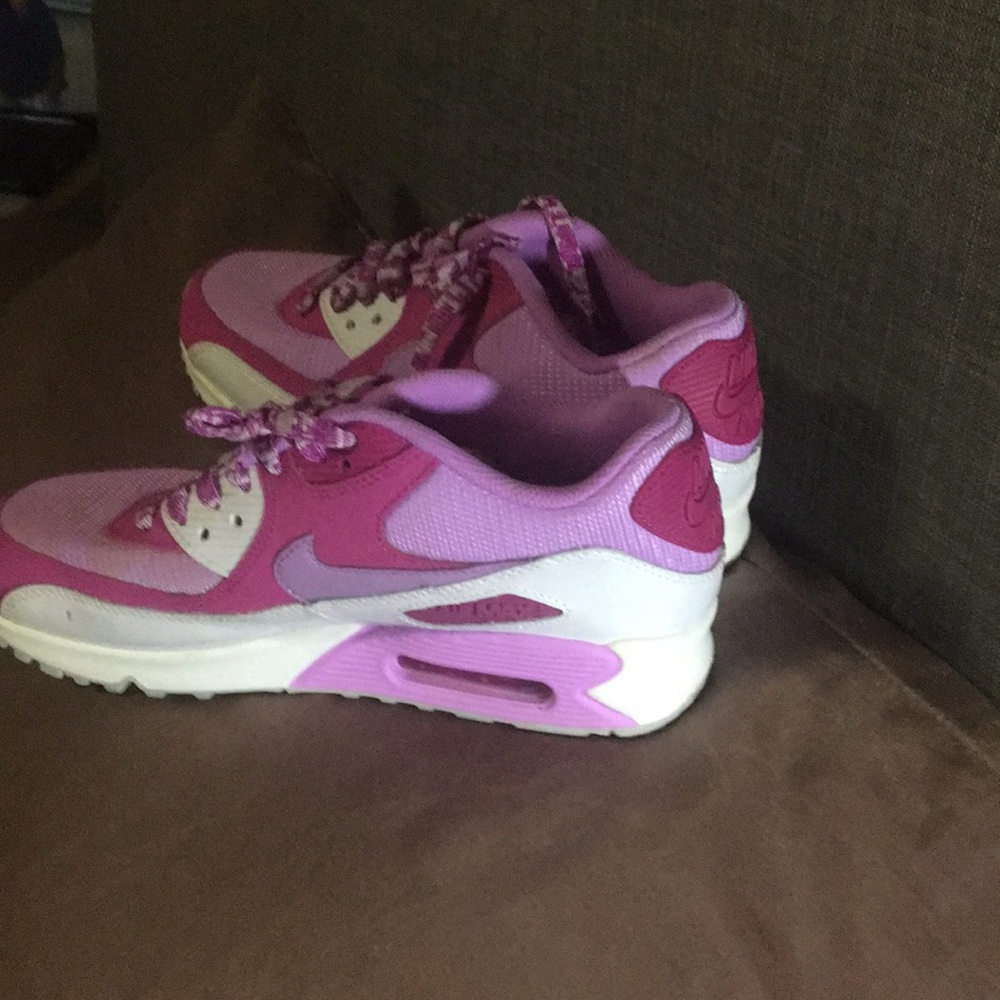 Sneakers - Picture 2 of 3